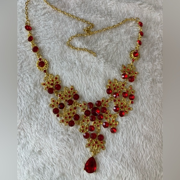 Gold Tone Necklace with‎ Red Stones - Picture 2 of 6